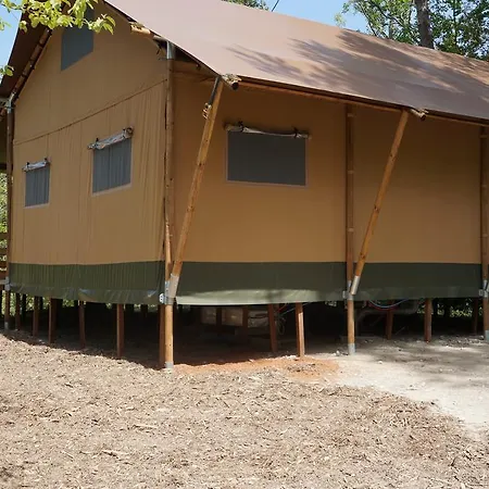 מלון Camping L'hirondelle Drome
