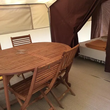 מלון Camping L'hirondelle Drome 4*