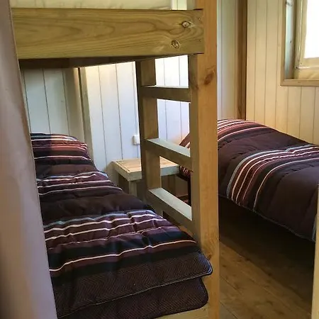 Camping L'hirondelle Drome מלון 4*