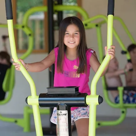 מלון Camping L'hirondelle Drome Menglon