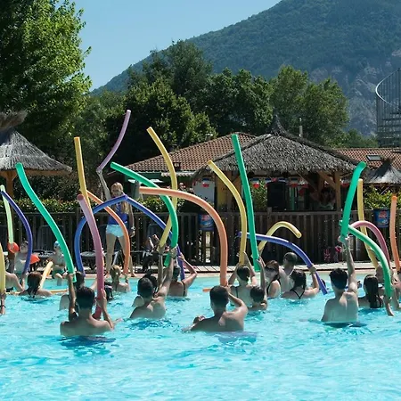 מלון Camping L'hirondelle Drome 4*