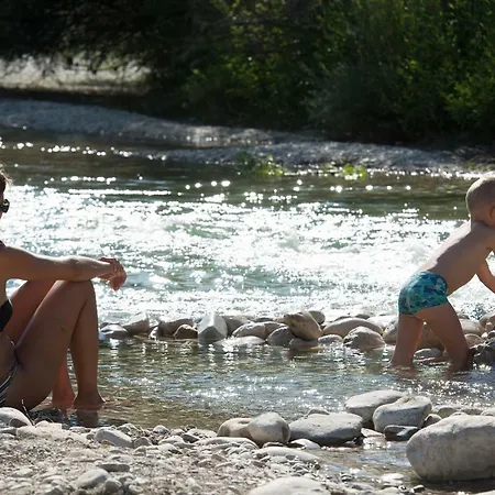 מלון Camping L'hirondelle Drome 4*