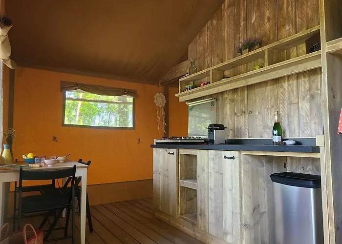 Camping L'hirondelle Hotel