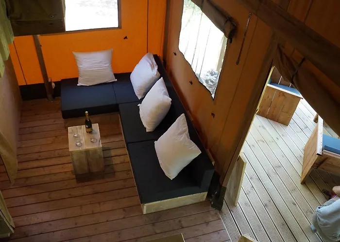 Camping L'hirondelle Hotel Menglon