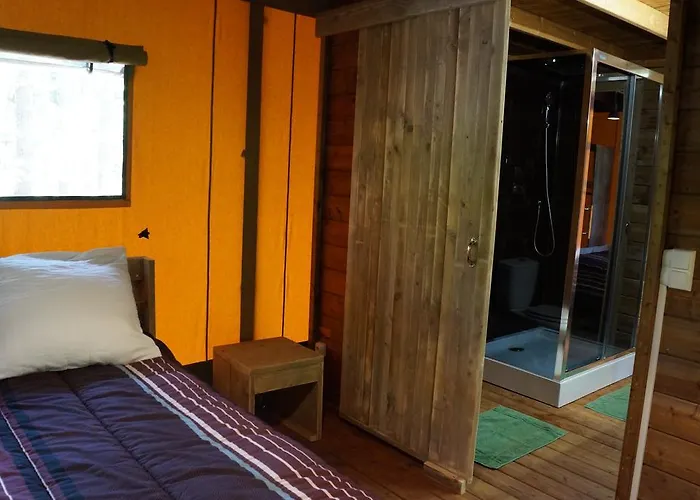 酒店 Camping L'hirondelle Drome 4*