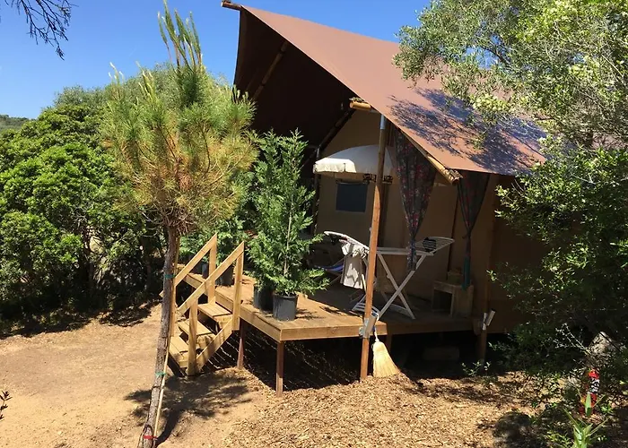 Camping L'hirondelle Hotel
