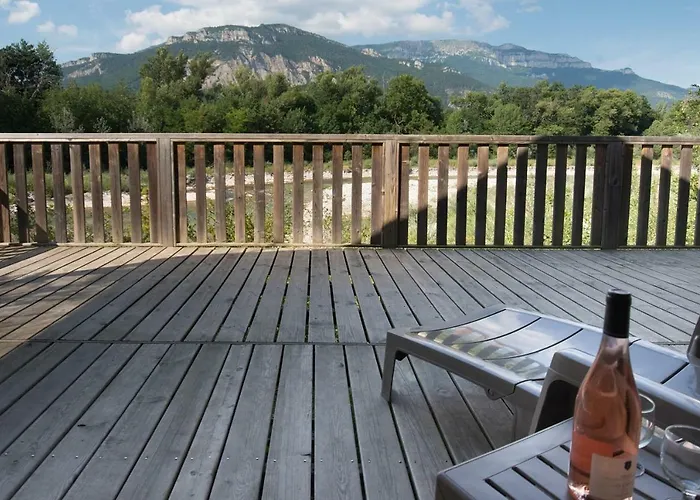 Camping L'hirondelle Drome 酒店 Menglon