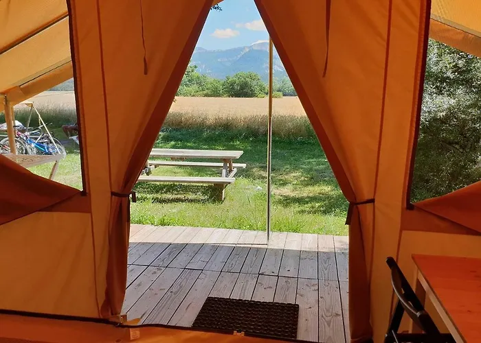 Camping L'hirondelle Hotel