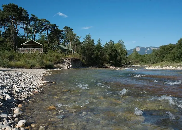 Camping L'hirondelle Drome 酒店 4*