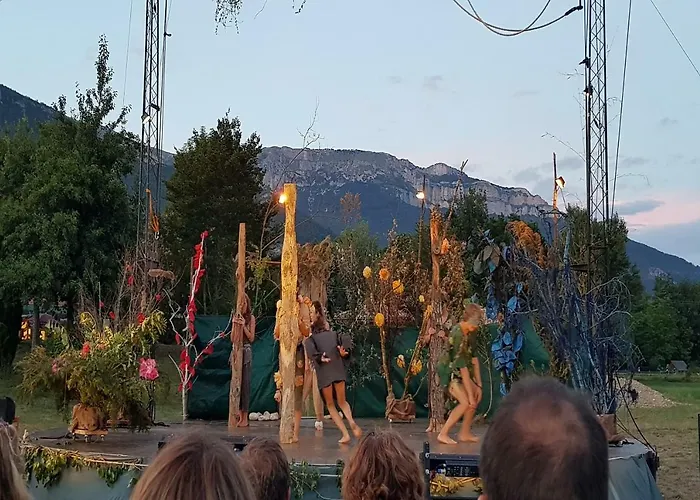 Szálloda Camping L'hirondelle Drome Menglon